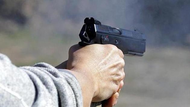 A woman shoots a CZ 9x21caliber pistol at a shooting range in Rome, Italy March 23, 2018. REUTERS/Max Rossi (REUTERS) A woman shoots a CZ 9x21caliber pistol at a shooting range in Rome, Italy March 23, 2018. REUTERS/Max Rossi (REUTERS)