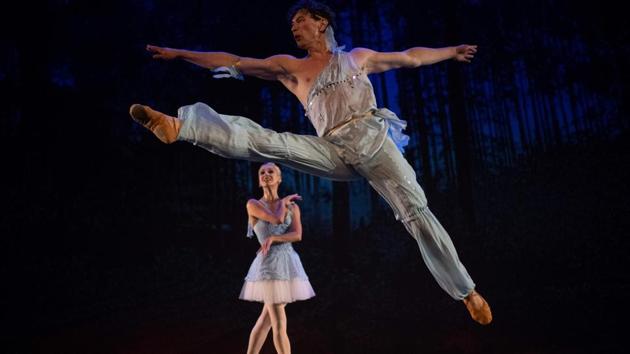 Russian dancers Margarita Rudina and Alexey Nasadovich of Saint Petersburg perform during their spectacle “Les étoiles des nuits blanches” at The Toursky Theatre in Marseille, southern France. (Christophe Simon / AFP) Russian dancers Margarita Rudina and Alexey Nasadovich of Saint Petersburg perform during their spectacle “Les étoiles des nuits blanches” at The Toursky Theatre in Marseille, southern France. (Christophe Simon / AFP)