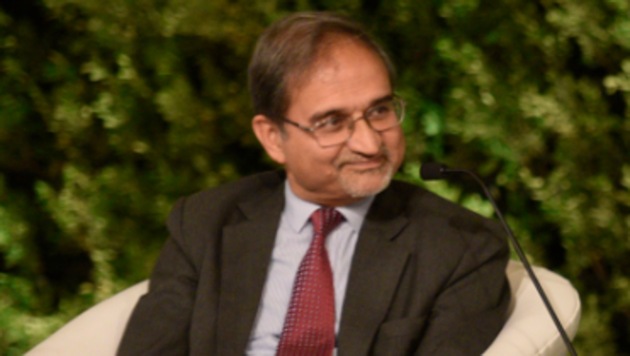 <p>Leading experts discussed challenges in early detection of mental health problems and why professional help is essential during an interaction at the 16th Hindustan Times Leadership Summit on Saturday. The panel had Dr. Shekhar Saxena, visiting professor, Harvard T.H. Chan School of Public Health and Dr. David Spiegel, M.D. Willson professor and associate chair of of psychiatry and behavioral sciences at the Stanford University School of Medicine. 'More than 15 days of persistent sadness, professional help is needed. And, families and friends should suggest that,' said Dr. Shekhar Saxena.</p>