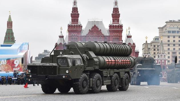 Russian S-400 Triumph medium-range and long-range surface-to-air missile systems which our armed forces will now get under the India-Russia defence deal. (AFP File Photo) Russian S-400 Triumph medium-range and long-range surface-to-air missile systems which our armed forces will now get under the India-Russia defence deal. (AFP File Photo)