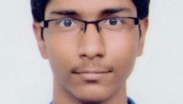 Naman Dutt's body was found at Mora creek near Elephanta and identified with the help of a mobile phone in his pocket.(HT Photo) Naman Dutt's body was found at Mora creek near Elephanta and identified with the help of a mobile phone in his pocket.(HT Photo)