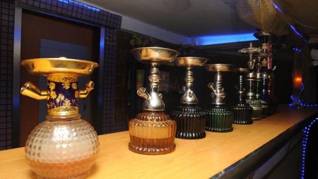 A hookah parlours in Navi Mumbai.(HT File Photo) A hookah parlours in Navi Mumbai.(HT File Photo)