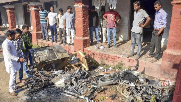 Unidentified people set ablaze the hostel room and belongings of newly-elected Allahabad Central University Students’ Union president Uday Prakash Yadav, following the election result.(AP) Unidentified people set ablaze the hostel room and belongings of newly-elected Allahabad Central University Students’ Union president Uday Prakash Yadav, following the election result.(AP)