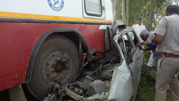 After the accident, the bus driver and conductor managed to flee from the spot. (HT Photo) After the accident, the bus driver and conductor managed to flee from the spot. (HT Photo)