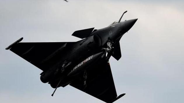 The Supreme Court on Monday agreed to hear on October 10 two fresh public interest litigations, one seeking the details of the agreement India has entered into with France for buying 36 Rafale Fighter jets and the other seeking setting up of a special investigation team (SIT) under the supervision of the apex court to probe the deal.(AFP File Photo)