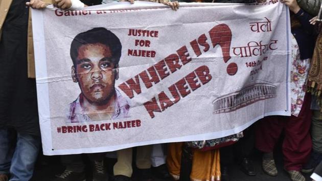 JNU Students with missing JNU Student Najeeb Ahmed’s mother Fatima Nafees during a protest march in December 2016. (Arvind Yadav/HT PHOTO) JNU Students with missing JNU Student Najeeb Ahmed’s mother Fatima Nafees during a protest march in December 2016. (Arvind Yadav/HT PHOTO)