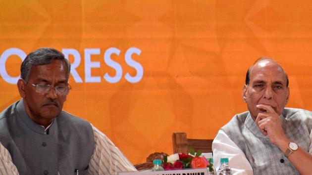Uttarakhand chief minister Trivendra Singh Rawat with Union home minister Rajnath Singh at the Uttarakhand Investors Summit, Monday, October 8, 2018.(HT Photo) Uttarakhand chief minister Trivendra Singh Rawat with Union home minister Rajnath Singh at the Uttarakhand Investors Summit, Monday, October 8, 2018.(HT Photo)