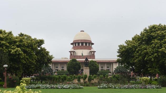 According to news agency ANI, the Supreme Court on Tuesday ordered three directors of real estate Amrapali group to be taken into police custody because they hadn’t handed over documents relating to its accounts to forensic auditors. A bench of justice Arun Mishra and UU Lalit said the company had been “playing hide and seek” with the court. (Sonu Mehta / HT File) According to news agency ANI, the Supreme Court on Tuesday ordered three directors of real estate Amrapali group to be taken into police custody because they hadn’t handed over documents relating to its accounts to forensic auditors. A bench of justice Arun Mishra and UU Lalit said the company had been “playing hide and seek” with the court. (Sonu Mehta / HT File)