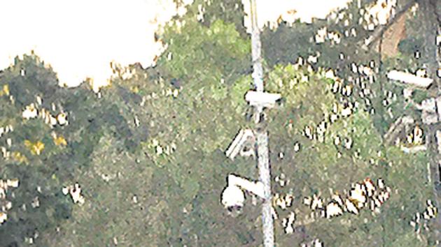 CCTV cameras installed near Shinde high school on Golawalkar Guruji road in Sahakarnagar area.(HT PHOTO)