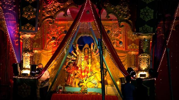 Navratri 2018 Wishes, Quotes, SMS, Wallpapers and WhatsApp Messages.(Wikimedia Commons) Navratri 2018 Wishes, Quotes, SMS, Wallpapers and WhatsApp Messages.(Wikimedia Commons)