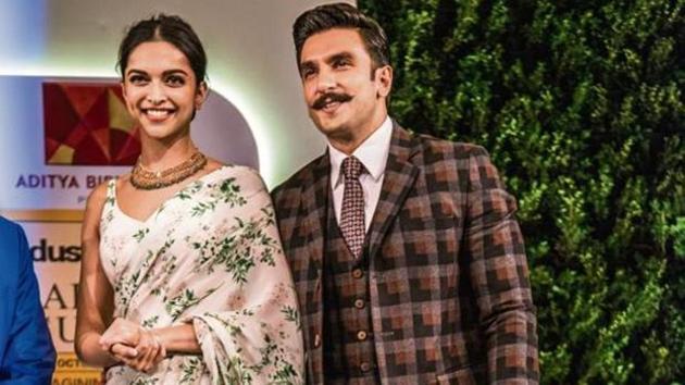 A picture of Ranveer Singh and Deepika Padukone dining together has surfaced on the web. A picture of Ranveer Singh and Deepika Padukone dining together has surfaced on the web.