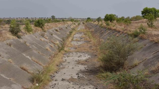 Water is scarce in at least 20,000 of Maharashtra’s 40,559 villages across 201 tehsils as they received less than 75% of the average required rainfall.(HT File) Water is scarce in at least 20,000 of Maharashtra’s 40,559 villages across 201 tehsils as they received less than 75% of the average required rainfall.(HT File)