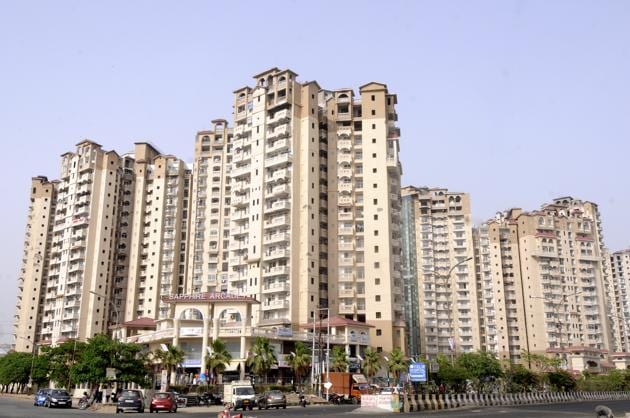 The firms were also asked to disclose details of luxury cars owned by the company and their registration numbers after the forensic auditors flagged that a luxury car was given to Amrapali’s chief financial officer (CFO). (HT/File Photo)