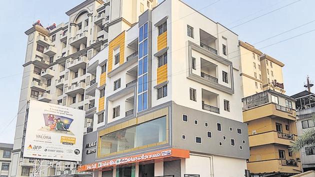 On September 18, 2018 MPCB issues a closure notice to Jani candies in Mundhwa, following complaints from residents that the company was violating pollution norms.(Shankar Narayan/HT PHOTO) On September 18, 2018 MPCB issues a closure notice to Jani candies in Mundhwa, following complaints from residents that the company was violating pollution norms.(Shankar Narayan/HT PHOTO)