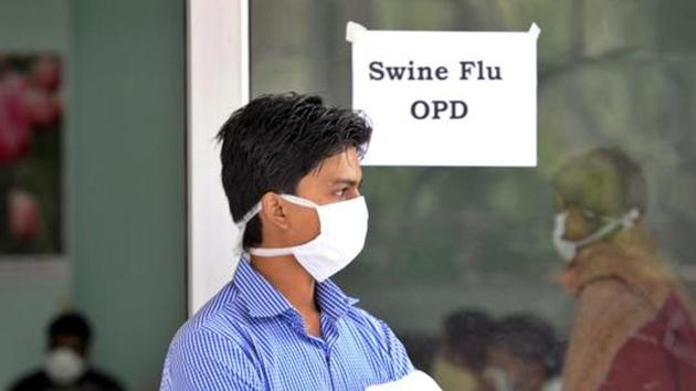 A patient with a suspected case of swine flu at a screening centre in New Delhi(Hindustan Times) A patient with a suspected case of swine flu at a screening centre in New Delhi(Hindustan Times)