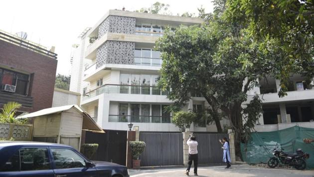 The Enforcement Directorate said on Thursday it has attached Karti Chidambaram’s assets worth Rs 54 crore in India, the UK and Spain in connection with the INX Media money laundering case. The agency issued a provisional order under the PMLA Act, 2002 for the attachment of Karti’s Indian assets in Kodaikanal and Ooty in Tamil Nadu and a flat in New Delhi’s Jorbagh (pictured). (Sanchit Khanna / HT Photo)