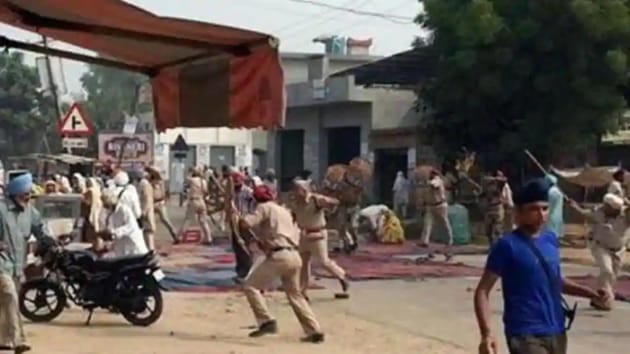 Two persons were killed in the police firing on protesters in Kotkapura and Behbal Kalan.(HT File)