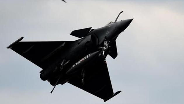 In this file photo taken on June 9, 2018 A Rafale fighter jet of the French Navy performs during the International seaplane show in Biscarrosse, southwestern France.(AFP File Photo)