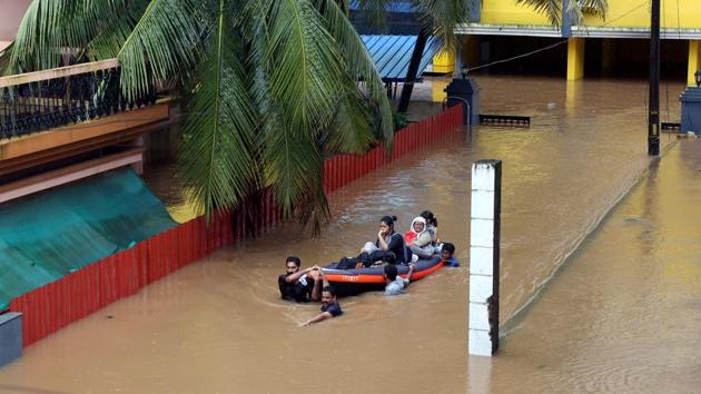 Many people interviewed by Reuters close to the Periyar said they got no warnings, while those that did said information given was inadequate. “We were told the dam gates would be opened and we’d have to be alert, but no one was warned to expect this much water,” said K.C. Anupama, who works at a school in Neriamangalam, adding the school is 20 feet above the river and was still flooded. (Sivaram V / REUTERS File)
