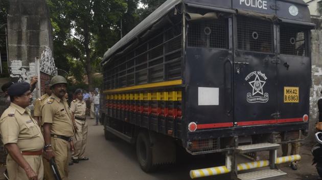 Seeking bail, Gadling told the court that the prosecution wants to muzzle the voice of lawyers, who represent Indian association of people’s lawyers, which in the past have taken up cases of those accused of Maoist links.(HT representational photo)