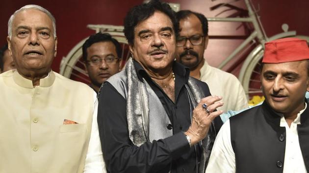 BJP MP Shatrughan Singh (C) with former BJP leader Yashwant Sinha (L) and Samajwadi Party (SP) President Akhilesh Yadav, at SP office in Lucknow, Thursday, Oct 11, 2018. (PTI) BJP MP Shatrughan Singh (C) with former BJP leader Yashwant Sinha (L) and Samajwadi Party (SP) President Akhilesh Yadav, at SP office in Lucknow, Thursday, Oct 11, 2018. (PTI)
