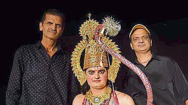 Gaurav Bagga (centre) will be playing the role of Lord Ram, which his father Rajinder Bagga (left) and uncle Rajesh Bagga used to do in the past.(Sanjeev sharma/HT)