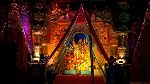 Happy Dussehra 2018 wishes and images that you can share on WhatsApp and Facebook. (Wikimedia Commons) Happy Dussehra 2018 wishes and images that you can share on WhatsApp and Facebook. (Wikimedia Commons)