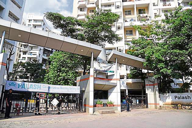 The entrance gate of Palash co-operative housing society, Wakad, Pune. (HT PHOTO) The entrance gate of Palash co-operative housing society, Wakad, Pune. (HT PHOTO)