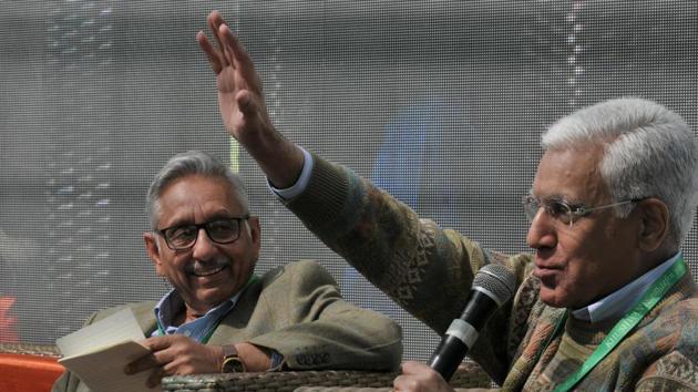 Mani Shankar Aiyar and Karan Thapar at Khushwant Singh Lit Fest on Saturday(Ravi Kumar/HT)