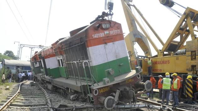 Seven people were killed and about 20 others injured after five coaches of Delhi-bound Malda-New Delhi Express derailed near Harchandpur, Uttar Pradesh. (Deepak Gupta / HT Photo)