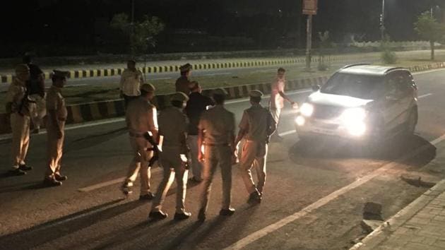 The accused constables who are now in police custody were brought in an SUV and were questioned about the incident by Inspector General of Police (Lucknow Zone) Sujit Pandey who is heading the SIT.(HT Photo) The accused constables who are now in police custody were brought in an SUV and were questioned about the incident by Inspector General of Police (Lucknow Zone) Sujit Pandey who is heading the SIT.(HT Photo)