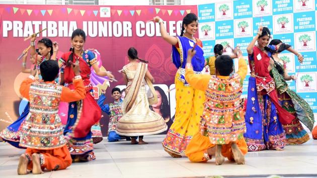 Dandiya Raas dance form is actually the staging of a mock-fight between Goddess Durga and Mahishasura, the mighty demon-king. This dance is also nicknamed ‘The Sword Dance’. The sticks of the dance represent the sword of Goddess Durga. (HT PHOTO)