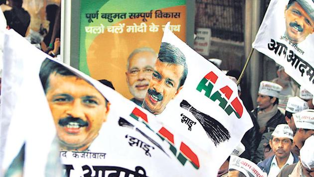 Arvind Kejriwal will launch the nationwide campaign ‘Aap ka Daan Rashtra ka Nirmaan’ under which anyone, who supports the party’s policies and positive nation building, can donate a minimum of <span class='webrupee'>₹</span>100 to the party per month.(HT File Photo)