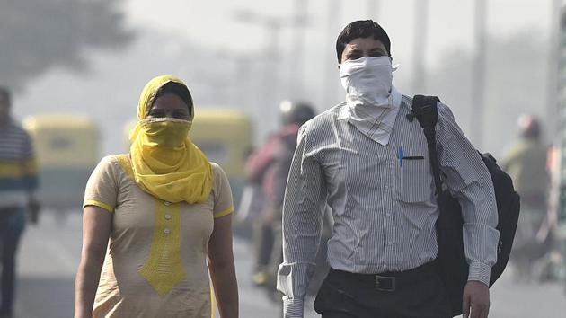 Currently the air quality is in the poor category but authorities have predicted that it would reach the ‘very poor’ category in the next couple of days.(HT File Photo)