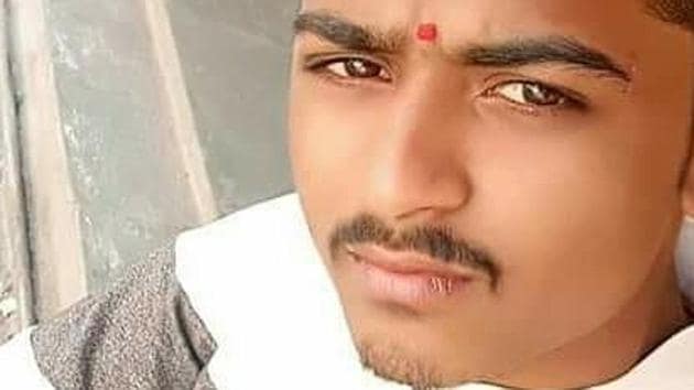 Akshay Sonawane, known as ‘Bond’ of Tarawade vasti in Undri. (HT) Akshay Sonawane, known as ‘Bond’ of Tarawade vasti in Undri. (HT)