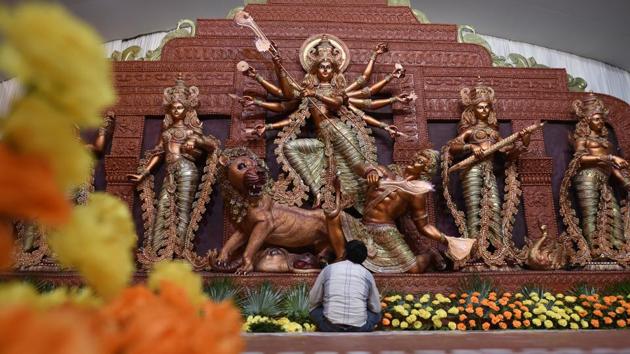 A view of a pandal ahead of Durga Puja, at Chittaranjan Park, in New Delhi, India, on October 14. (Sanchit Khanna/HT PHOTO) A view of a pandal ahead of Durga Puja, at Chittaranjan Park, in New Delhi, India, on October 14. (Sanchit Khanna/HT PHOTO)