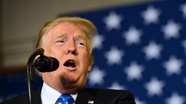 US Presidente Donald Trump speaks during a "Make America Great Again" rally at the Eastern Kentucky University, in Richmond, Kentucky, on October 13. (AFP Photo) US Presidente Donald Trump speaks during a "Make America Great Again" rally at the Eastern Kentucky University, in Richmond, Kentucky, on October 13. (AFP Photo)