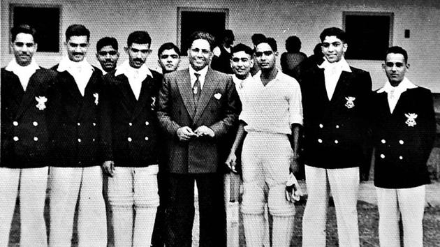 Joginder Singh Rao (extreme left) with the first cricket captain of independent India, Lala Amarnath (centre).(Pic: Nandita Rao)