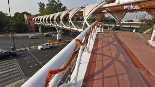 A view of the ITO skywalk after its inauguration at Tilak Marg Chowk in New Delhi, on Monday, October 15, 2018.(Raj K Raj/HT PHOTO)