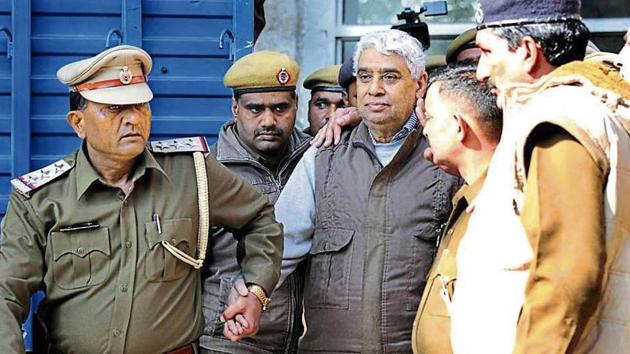 Rampal being produce in the Punjab and Haryana High Court for a hearing.(HT File)