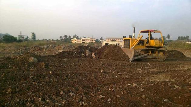 The mangrove patch at Uran where debris is being dumped.(HT PHOTO)