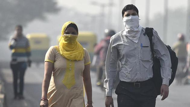 Delhi’s air quality deteriorated to ‘very poor’ category on October 17, 2018. This is the first time this season that the air quality deteriorated to ‘very poor’ category. (Raj K Raj/HT File) Delhi’s air quality deteriorated to ‘very poor’ category on October 17, 2018. This is the first time this season that the air quality deteriorated to ‘very poor’ category. (Raj K Raj/HT File)
