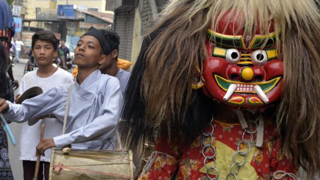 Nepali Hindus who live in India celebrate during the Fulpati procession marking the seventh day of the Dashain festival in Siliguri, West Bengal. (Diptendu Dutta / AFP) Nepali Hindus who live in India celebrate during the Fulpati procession marking the seventh day of the Dashain festival in Siliguri, West Bengal. (Diptendu Dutta / AFP)