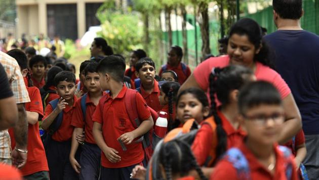 Seven months into the academic session, hundreds of economically disadvantaged parents in the national capital have complained that their wards had not been provided with free books, stationery and uniforms by many private schools.(Representative Image/HT File Photo)