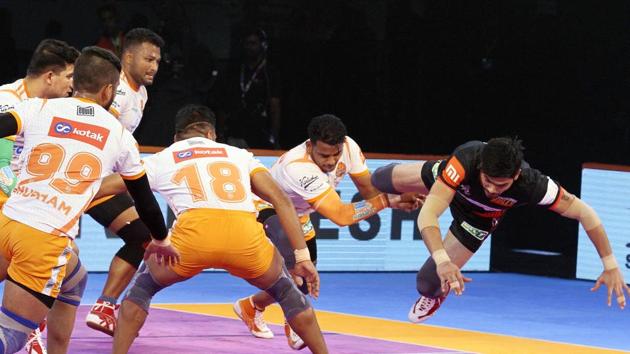 Puneri Paltan held their nerve and composure in the last five minutes to register an important victory.(Pro Kabaddi)