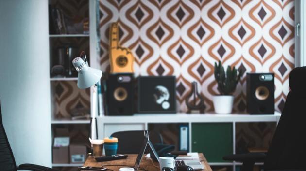Go geometric : Shapes and silhouettes are big in the interiors space right now. You can look at doing up a wall with bold tones using geometrical shapes or play around with symmetrical patterns on bookshelves, curtains, covers and fabrics, etc for the furniture. (unsplash.com)