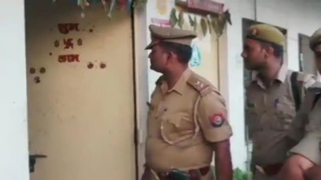 Police at the residence of Ramesh Yadav (ANI Twitter) Police at the residence of Ramesh Yadav (ANI Twitter)