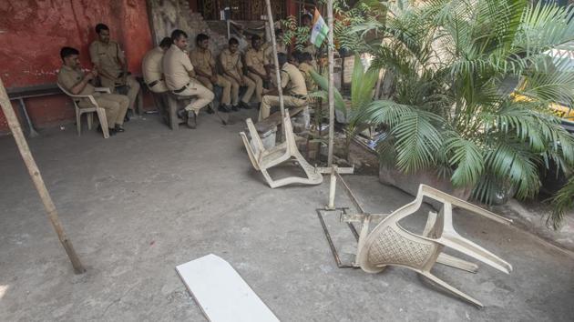 A 45-year-old former secretary of the Mumbai Youth Congress was allegedly murdered by two men who stabbed and slashed him with a sword and a knife in Ghatkopar on early Monday morning. (HT Photo)