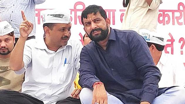 Delhi chief minister Kejriwal and AAP Haryana chief Naveen Jaihind in Jhajjar on Monday. (Manoj Dhaka/HT) Delhi chief minister Kejriwal and AAP Haryana chief Naveen Jaihind in Jhajjar on Monday. (Manoj Dhaka/HT)