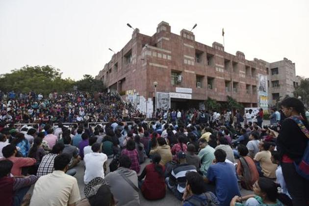 The students will sit on a protest demonstration against the alleged “financial corruption” by the administration on January 8 and 9, JNUSU said in a statement. (File Photo) The students will sit on a protest demonstration against the alleged “financial corruption” by the administration on January 8 and 9, JNUSU said in a statement. (File Photo)